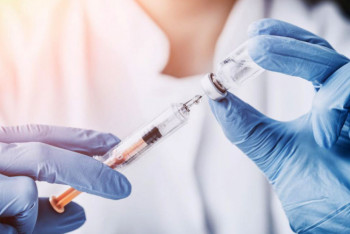 Фотография к новости: Вакцина из России придет раньше наступления осеннего сезона - Искалиев