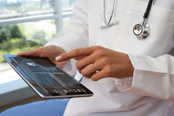 Фотография к новости: "До 30 приемов в день" - врач рассказала о плюсах онлайн-консультаций