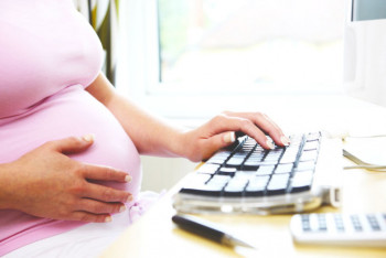 Фотография к новости: Гражданство есть, а выплат - нет. Как казахстанкам получить декретные, находясь за рубежом