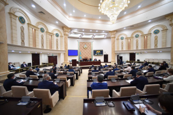 Фотография к новости: В Сенате РК избрали председателей постоянных комитетов