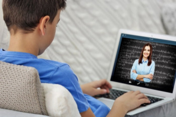 Фотография к новости: Отменить дистанционное обучение в Казахстане требуют депутаты-коммунисты