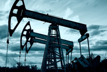 Фотография к новости: Увеличить вдвое прогнозную цену на нефть предложил Даленов