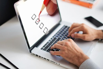 Фотография к новости: Выборы в Мажилис – законно ли проводить онлайн-опросы