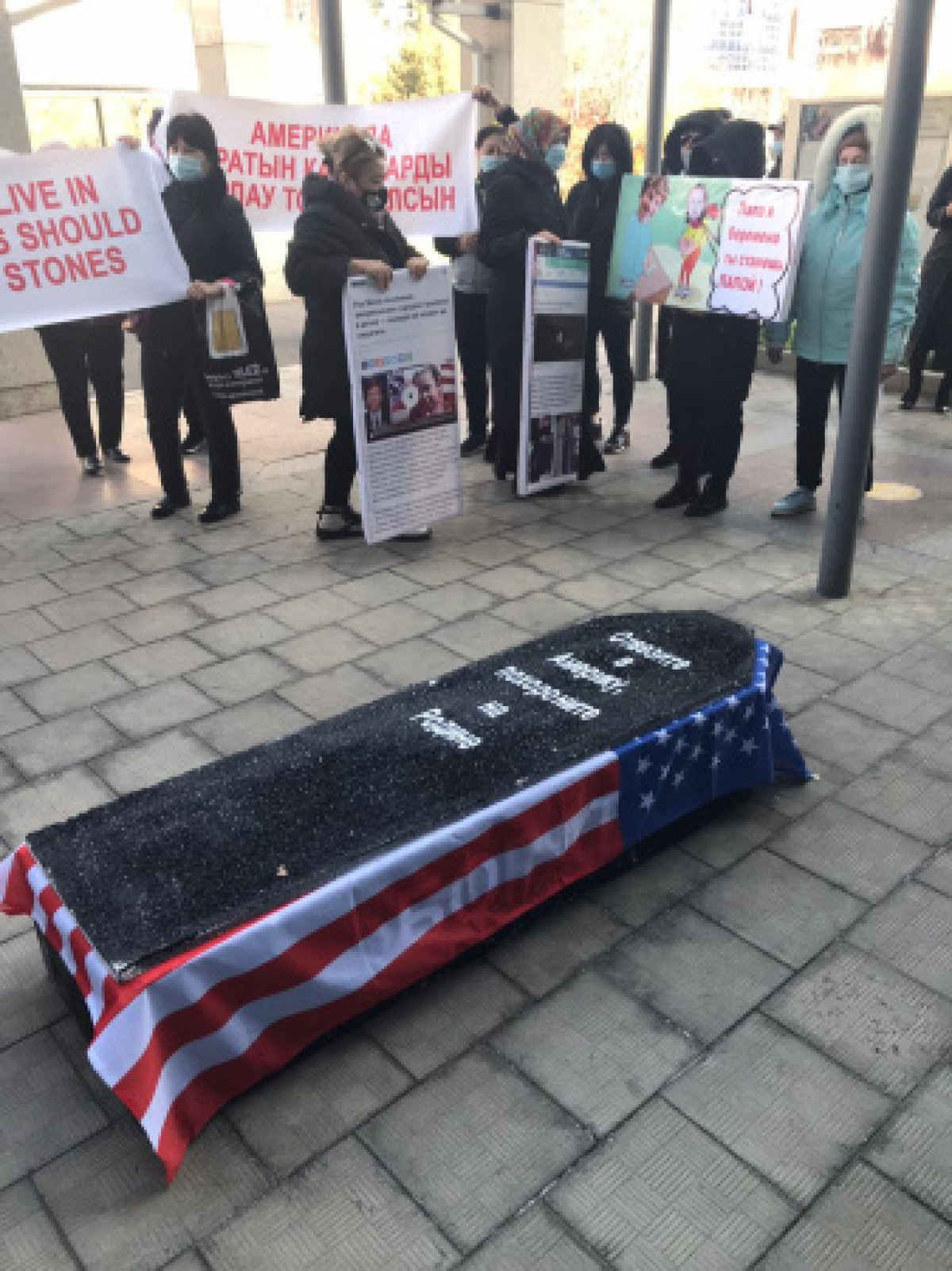  фото ОО "Обеспечьте народ жильем"