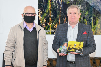 Фотография к новости: Юбилей легенды ФК "Кайрат" Евстафия Пехлеваниди отметили в Греции