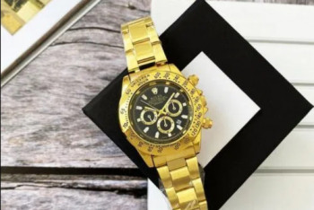 Фотография к новости: Rolex и рубашка для Бозумбаева, Jack Daniels для Султанова: какие подарки получали казахстанские министры