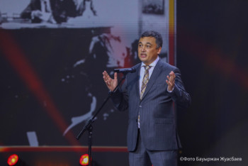 Фотография к новости: Казинформ передал свою спецнаграду на премии "Үркер-2020" агентству ТАСС