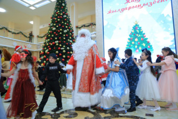 Фотография к новости: Новогодних праздников в школах не будет – Минздрав РК