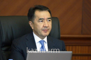 Фотография к новости: Сагинтаев призвал чиновников пересаживаться в стеклянные кабинеты