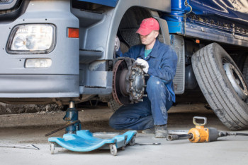 Фотография к новости: "Бесконтактный" бизнес продолжит работу в Алматы