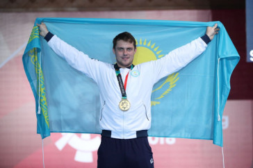 Фотография к новости: Чемпион Азиатских игр, фехтовальщик Алексанин о детстве, Олимпиаде в Лондоне и о главной поддержке