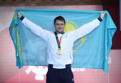 Фотография к новости: Чемпион Азиатских игр, фехтовальщик Алексанин о детстве, Олимпиаде в Лондоне и о главной поддержке
