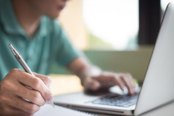 Фотография к новости: Бюджетные средства на онлайн-обучение тратят неэффективно - сенатор