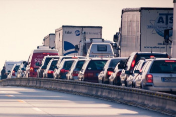 Фотография к новости: Минфин внедрит электронную очередь для борьбы с пробками на границе