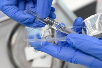 Фотография к новости: Почему медработников прививают незарегистрированной в Казахстане вакциной