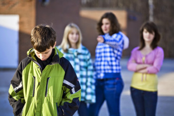 Фотография к новости: "Серийные преступники в детстве подвергались травле". Зачем в законе нужно понятие "буллинг" в РК