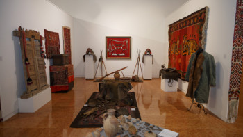 Фотография к новости: "В навозе находил кувшины и сосуды". Фоторепортаж с уникальной исторической выставки в Нацмузее