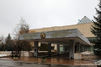 Фотография к новости: Удивительные истории картин музея искусств РК имени Абылхана Кастеева: фоторепортаж