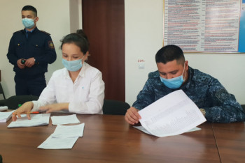 Фотография к новости: Как заключенные вакцинируются против коронавируса в Кызылординской области