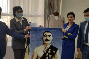 Фотография к новости: Личные вещи Кажымукана Мунайтпасова показала акмолинцам праправнучка палуана