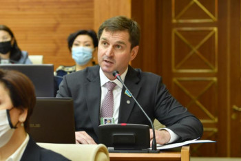 Фотография к новости: Ужесточить контроль разрешений на оружие предложили в Мажилисе после стрельбы в Казани