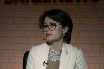 Фотография к новости: "12 вице-министров - это выпускники "Болашак" - Айнур Карбозова в проекте "20:21"