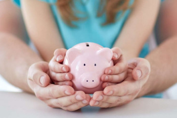 Фотография к новости: Назначить всем детям пособия в 230 тысяч тенге предложила депутат