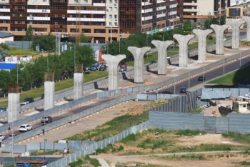 Фотография к новости: Признать ошибку и снести или достроить: что делать с многострадальным ЛРТ в Нур-Султане