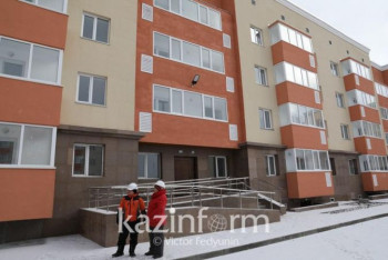 Фотография к новости: Токаев обвинил чиновников в попытке продвижения интересов застройщиков