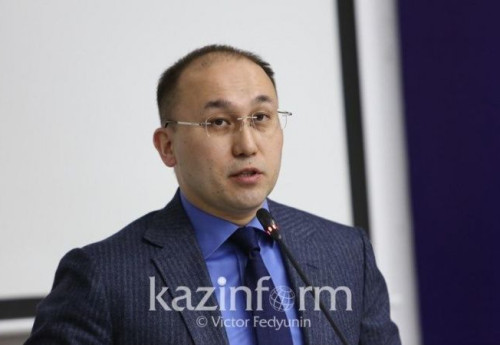 Фотография к новости: Абаев поручил пересмотреть кандидатуры ряда главных тренеров РК