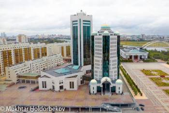 Фотография к новости: Сенаторы внесли поправки касательно Елбасы в законопроект о референдуме