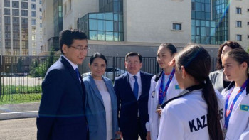 Фотография к новости: Снижается число абитуриентов, уезжающих учиться за рубеж - Аймагамбетов