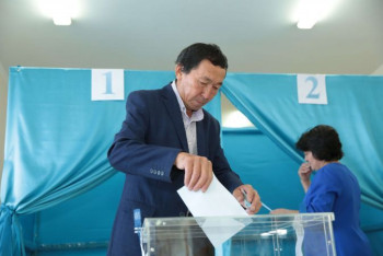 Фотография к новости: Более 65 процентов избирателей проголосовали на референдуме - ЦИК