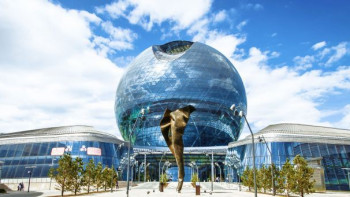 Фотография к новости: Звёздный концерт ко Дню столицы прошёл на площади EXPO