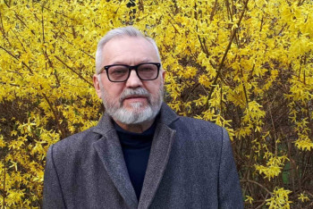 Фотография к новости: Стал ещё больше уважать казахский народ и его культуру. Как белорусский поэт перевёл "Путь Абая"