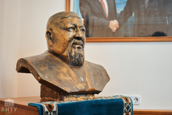 Фотография к новости: "Укреплять связи через искусство и быт" - десять лет исполнилось Центру Абая в Минске