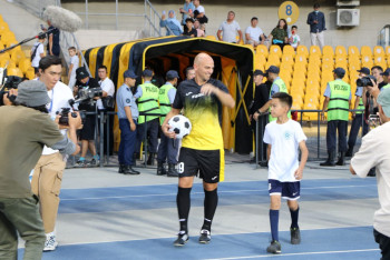 Фотография к новости: Эстебан Камбьясо сыграл за сборную Казахстана в матче с молодёжью из "Super Bol!"