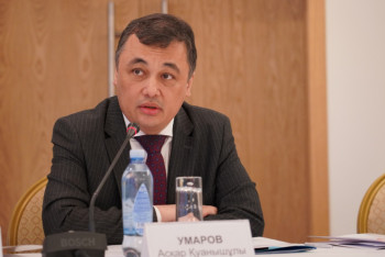 Фотография к новости: На что казахстанцы жалуются чаще всего, рассказал министр информации