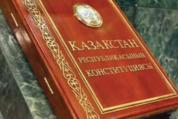 Фотография к новости: Почему Конституции нужно постоянно меняться — мнения экспертов