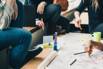 Фотография к новости: "Дети должны изучать и казахский язык, и русский" — Токаев