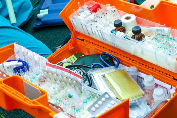 Фотография к новости: "До приезда скорой человек может задохнуться выбитыми зубами". Что нужно знать о первой медпомощи