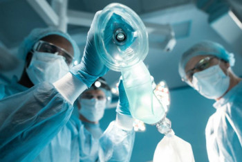 Фотография к новости: Популярные мифы об анестезии развенчала казахстанский врач