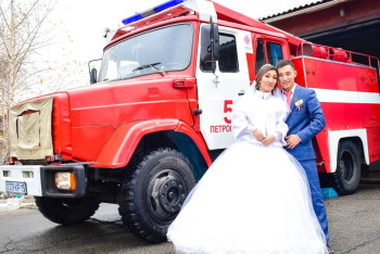 Фотография к новости: "Для меня он герой" —  казахстанки рассказали, каково быть жёнами пожарных