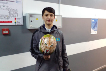 Фотография к новости: Гепард и шоколад от звезды: закулисье этапа Кубка мира по шорт-треку в Алматы