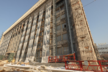 Фотография к новости: Как восстанавливают разгромленные после "января" объекты в Алматы. Фоторепортаж