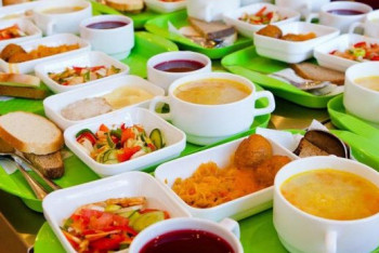 Фотография к новости: Бесплатным питанием планируют обеспечить всех учеников начальных классов в Казахстане