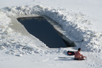 Фотография к новости: Спасатели Астаны призвали горожан на Крещение окунаться только в оборудованных купелях