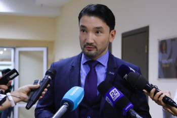 Фотография к новости: Две главные интриги выборов в Мажилис назвал Рахим Ошакбаев