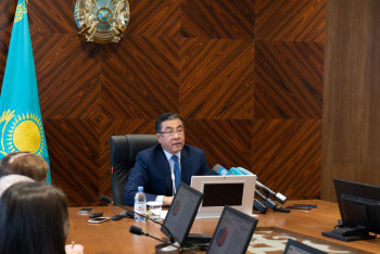 Фотография к новости: Аким Семея работает днём и ночью - Уранхаев о подчинённых и своём возвращении "домой"