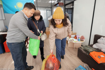 Фотография к новости: "Не хотели оставаться в стороне" - 400 килограммов гумпомощи для Турции собрали за сутки астанчане
